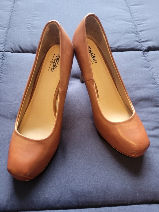 Shoes - Brown Women's Classic Round-Toe Pumps
